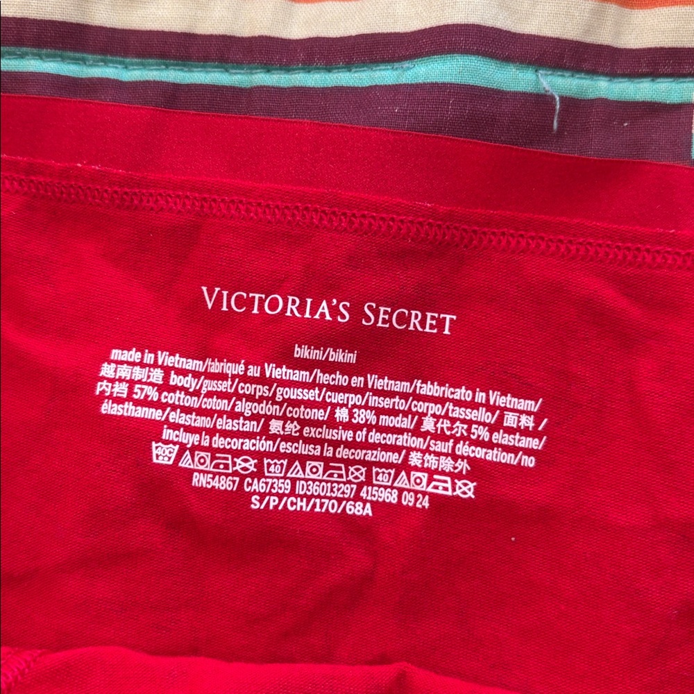 1-Victoria's Secret Red size, small new tags Bottoms with Bow Design - Picture 3 of 5